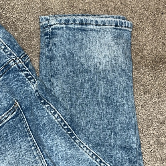 H&M Light Blue Denim Stretch Jeans - Picture 5 of 6